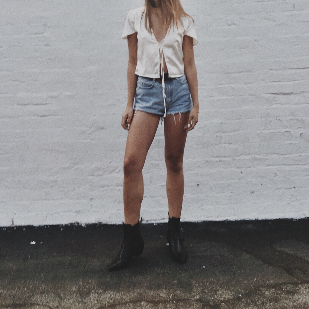 Brandy Melville Cream Tie-Front Crop Top